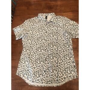 Lululemom Short Sleeve Button Up Shirt Men’s XL Green Beige Floral Print Poly